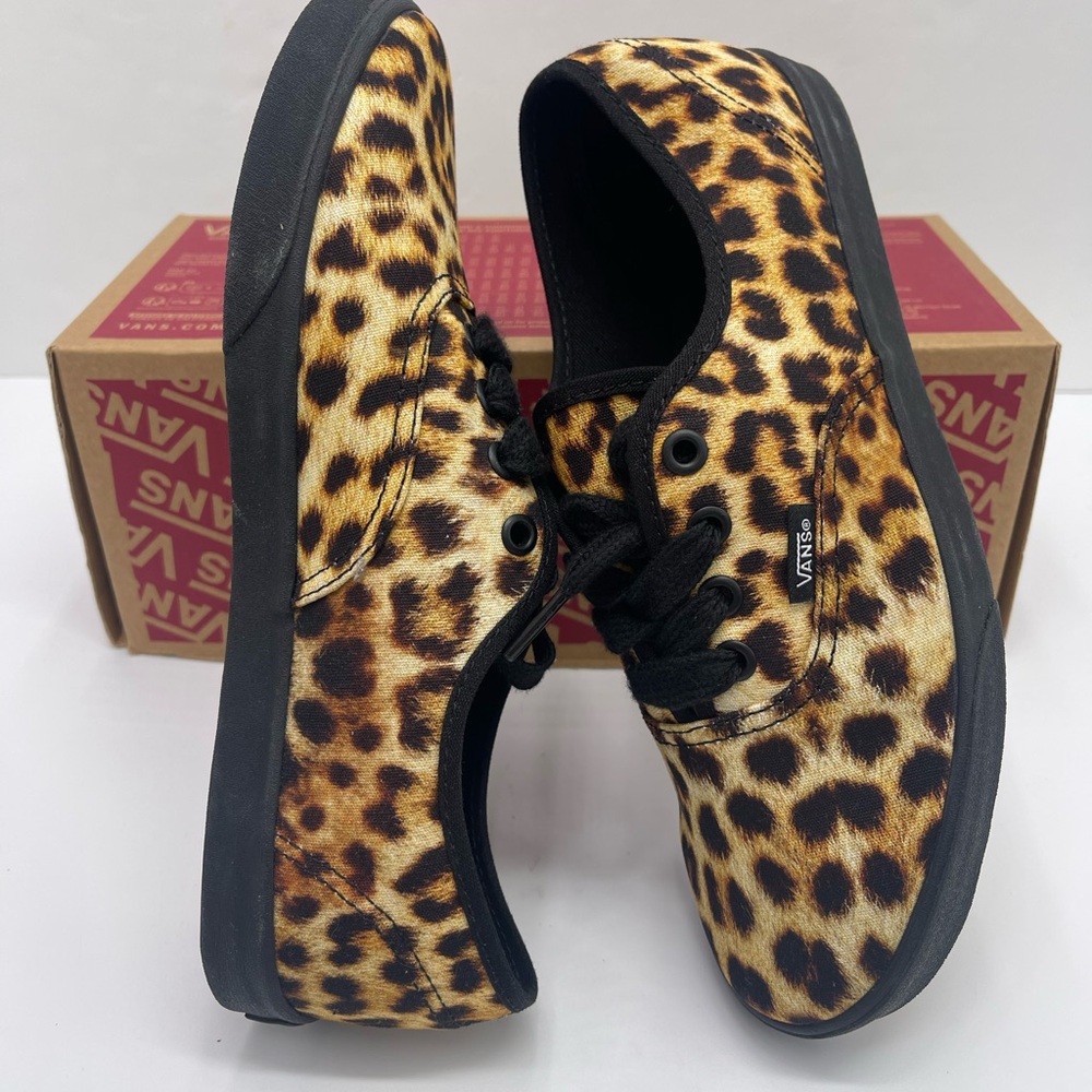 Vans Men’s Authentic Lowpro Sneakers 
Leopard 
Lifestyle, Low Profile - Picture 15 of 16